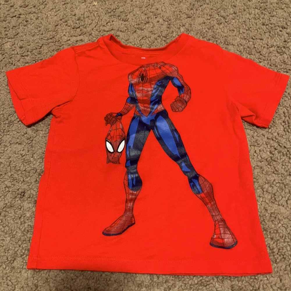 Size-3T toddler Red graphic Marvel Spiderman Cotton T-shirt.Gently worn.